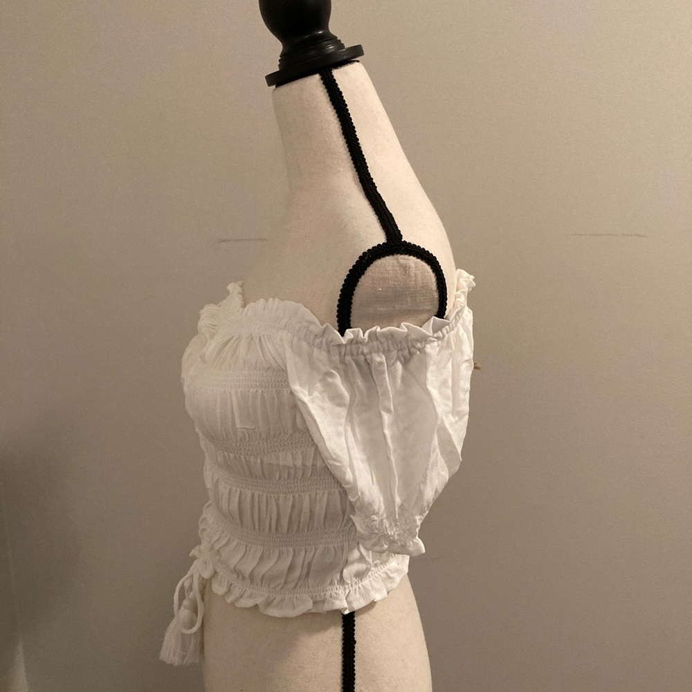 White off shoulder rouched top - Picture 4 of 5